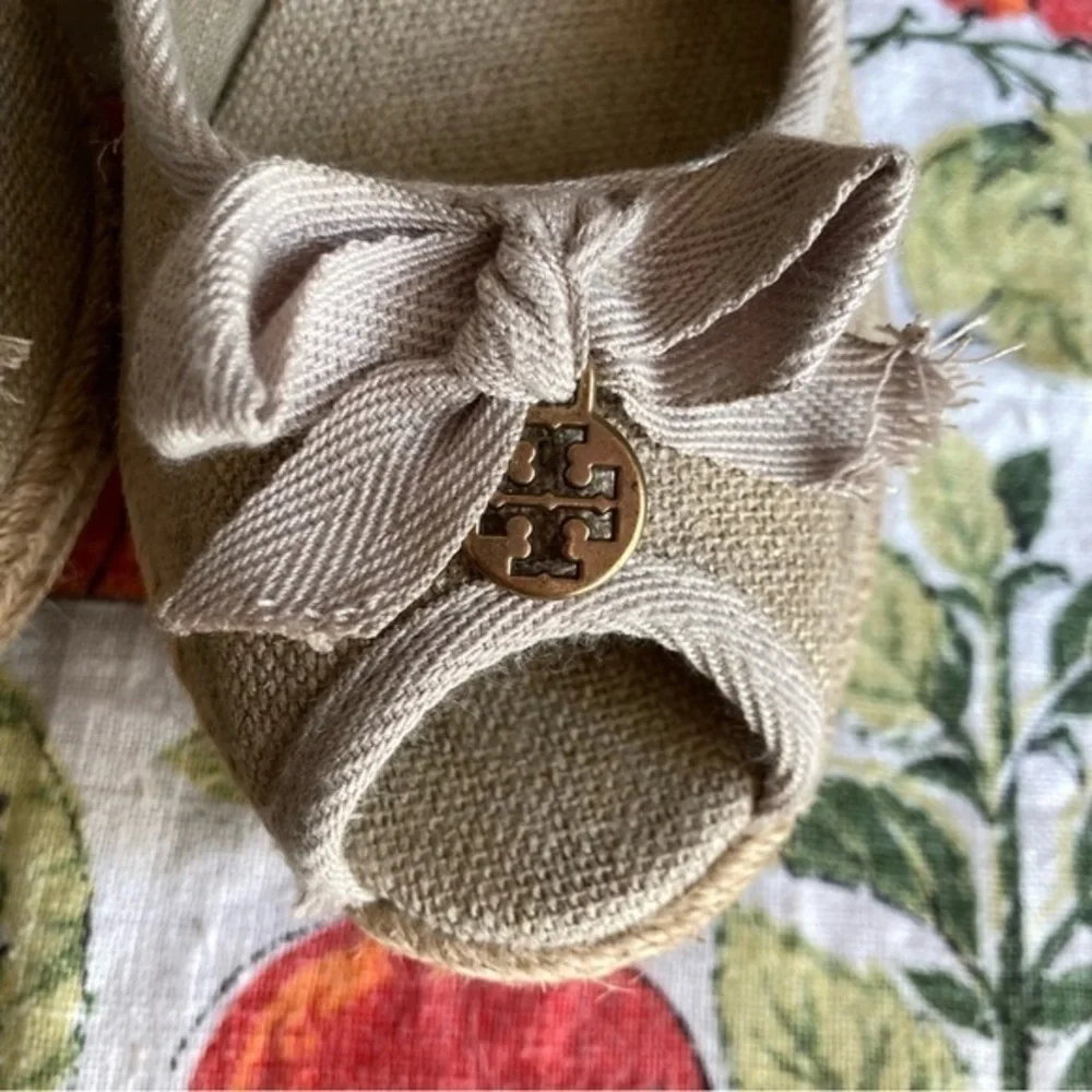 Tory Burch Jackie beige peeptoe wedges size 9B - Picture 15 of 16